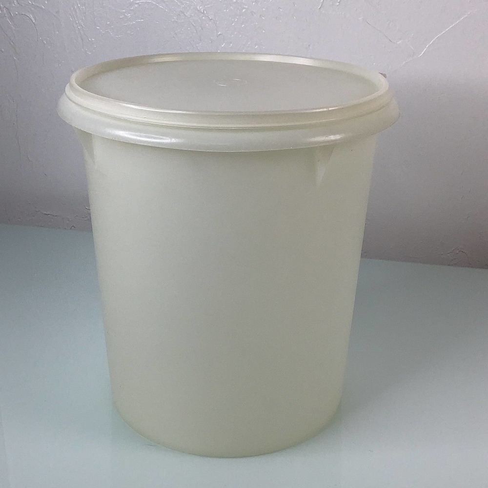 Vintage Tupperware X-Large Carry all Round food container with matching lid - Picture 2 of 9